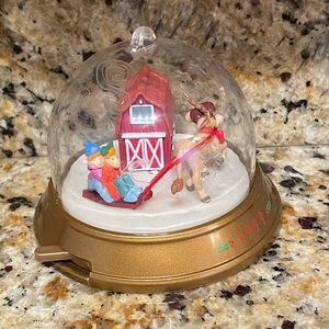 Blockbuster Very Merry Whirl Arounds